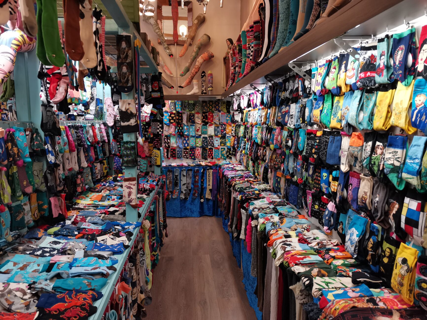 Laden mit tausenden Socken