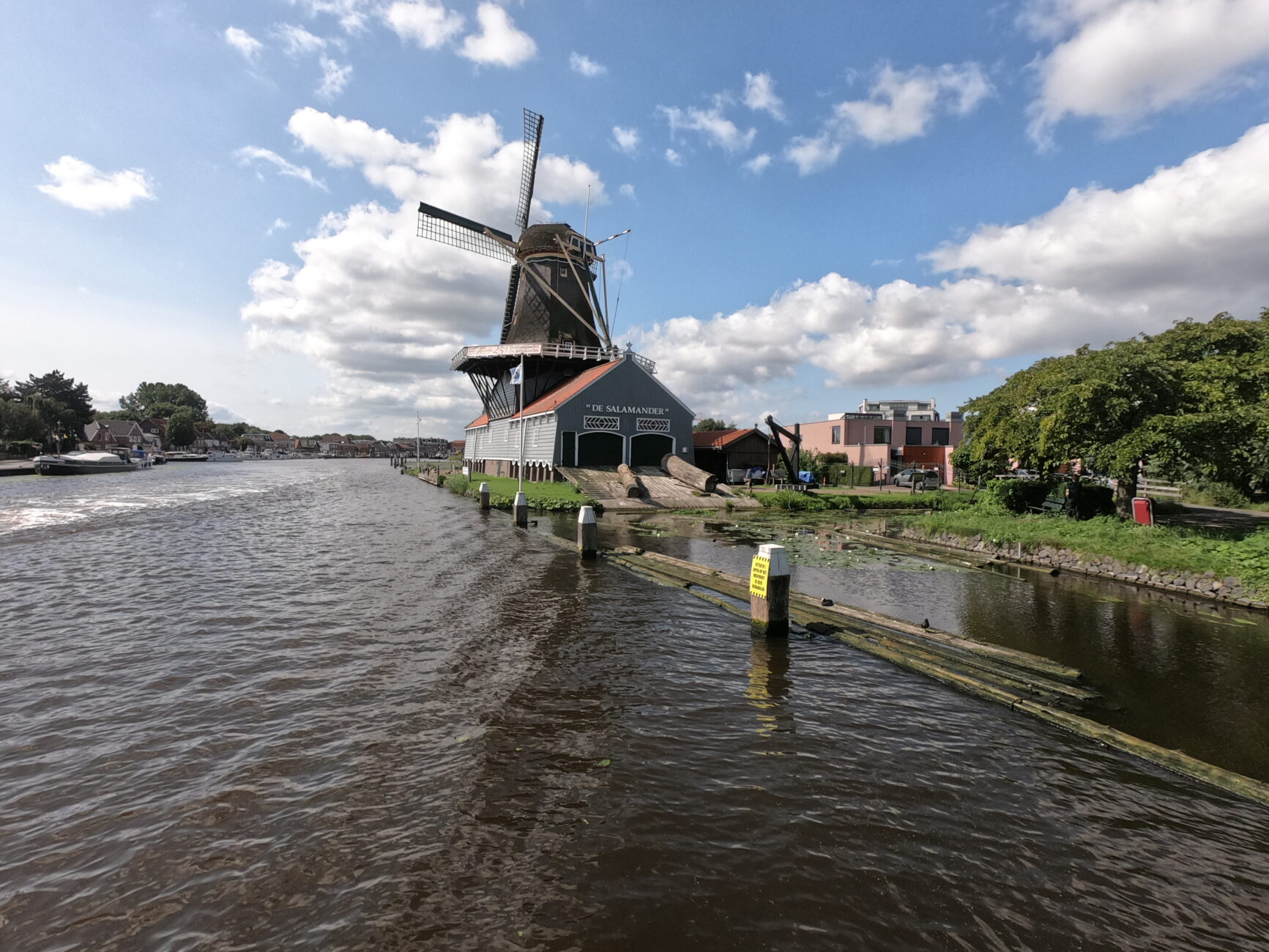 Sägewerk mit Windmühle